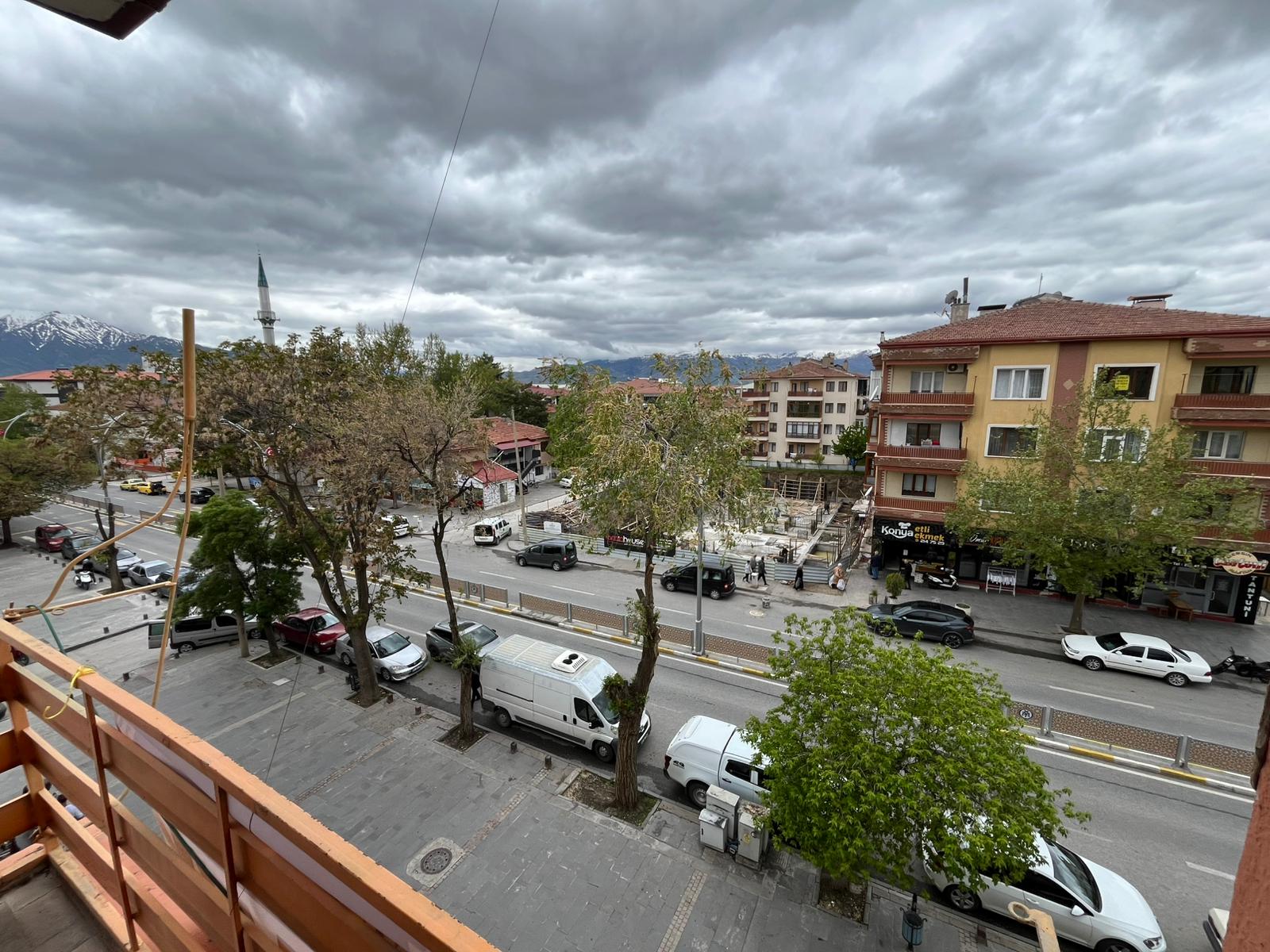 MABEL'DEN ORDU CADDESİ ÜZERİ MÜKEMMEL KONUMDA KİRALIK 2+1 DAİRE